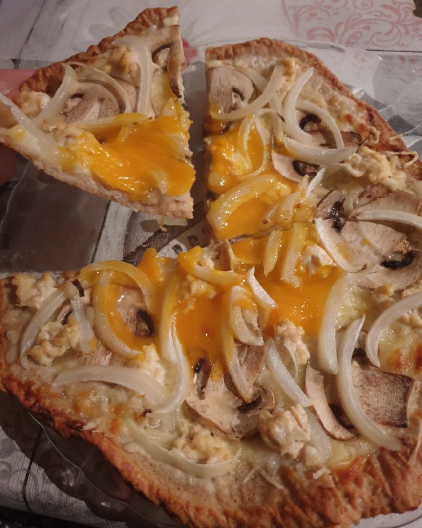 Pizza con base de atún Pizza con base de atún