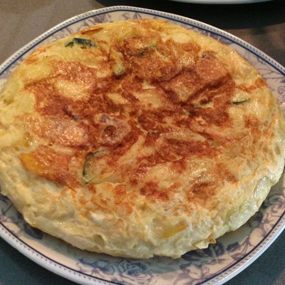 Tortilla de patata con calabacín Tortilla de patata con calabacín