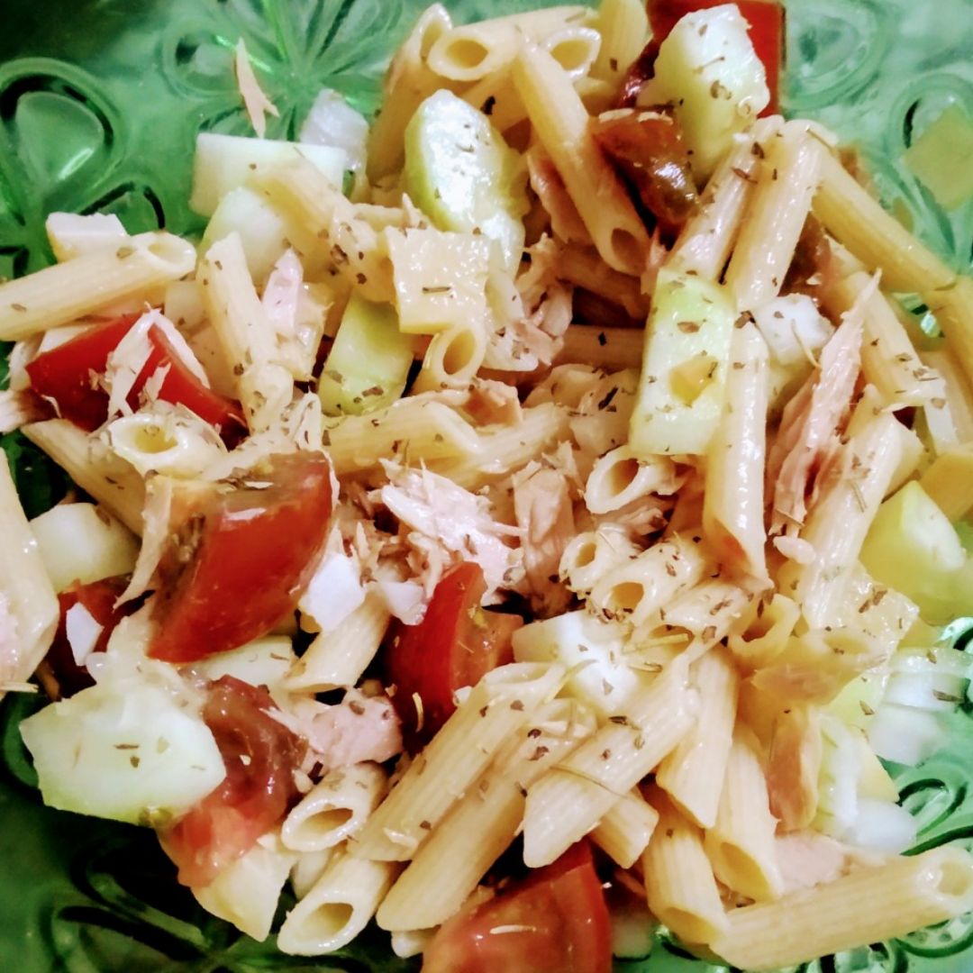 Ensalada de pasta con bonito Ensalada de pasta con bonito