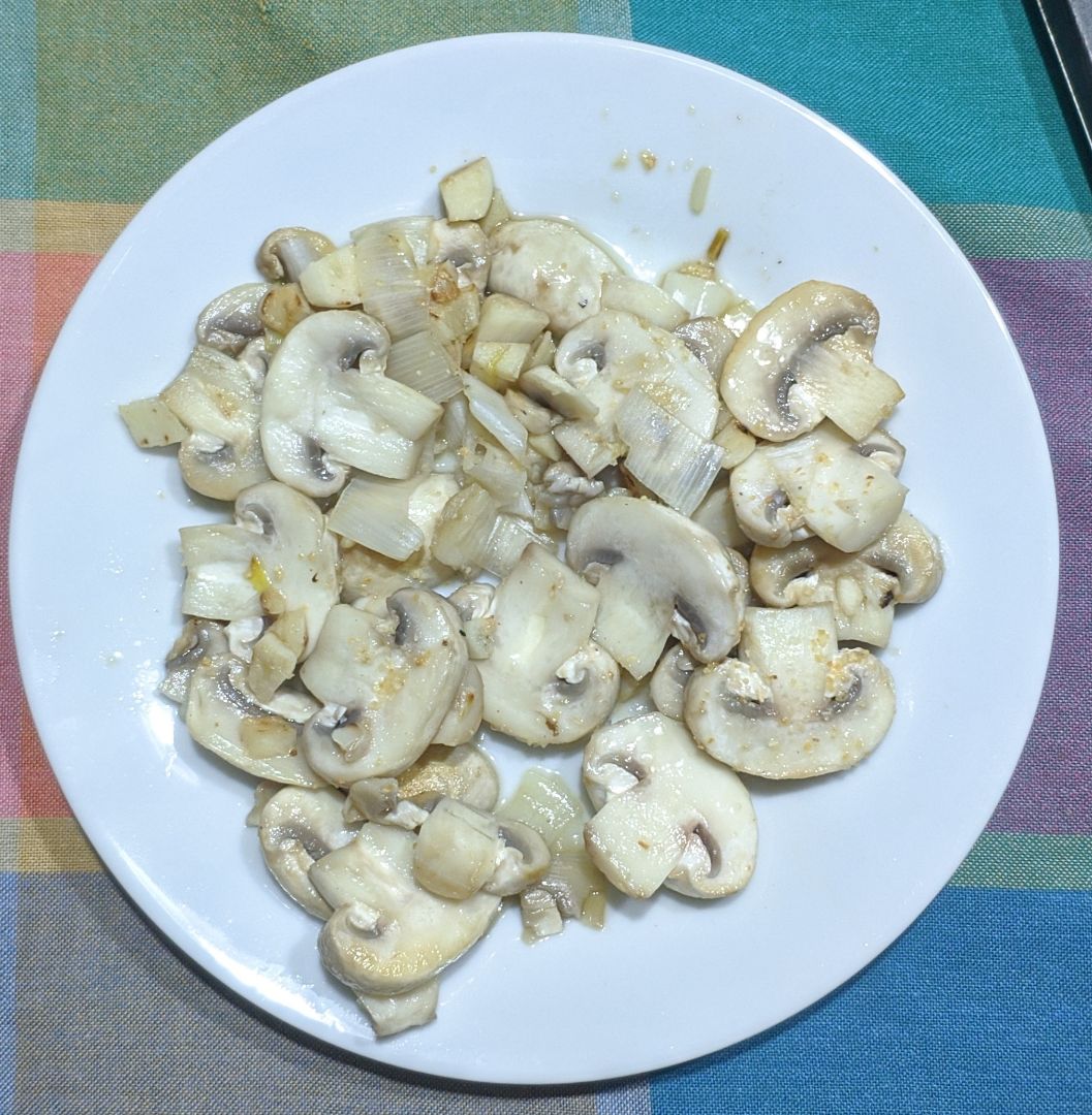 Champiñones al ajillo Champiñones al ajillo