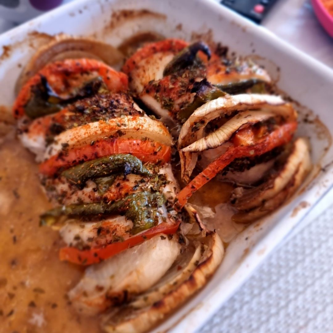 Pechuga de pollo con verduras al horno Pechuga de pollo con verduras al horno