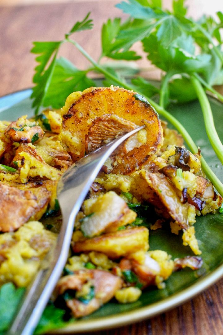 Revuelto de setas y patatas | 100% vegano y sin gluten Revuelto de setas y patatas | 100% vegano y sin gluten