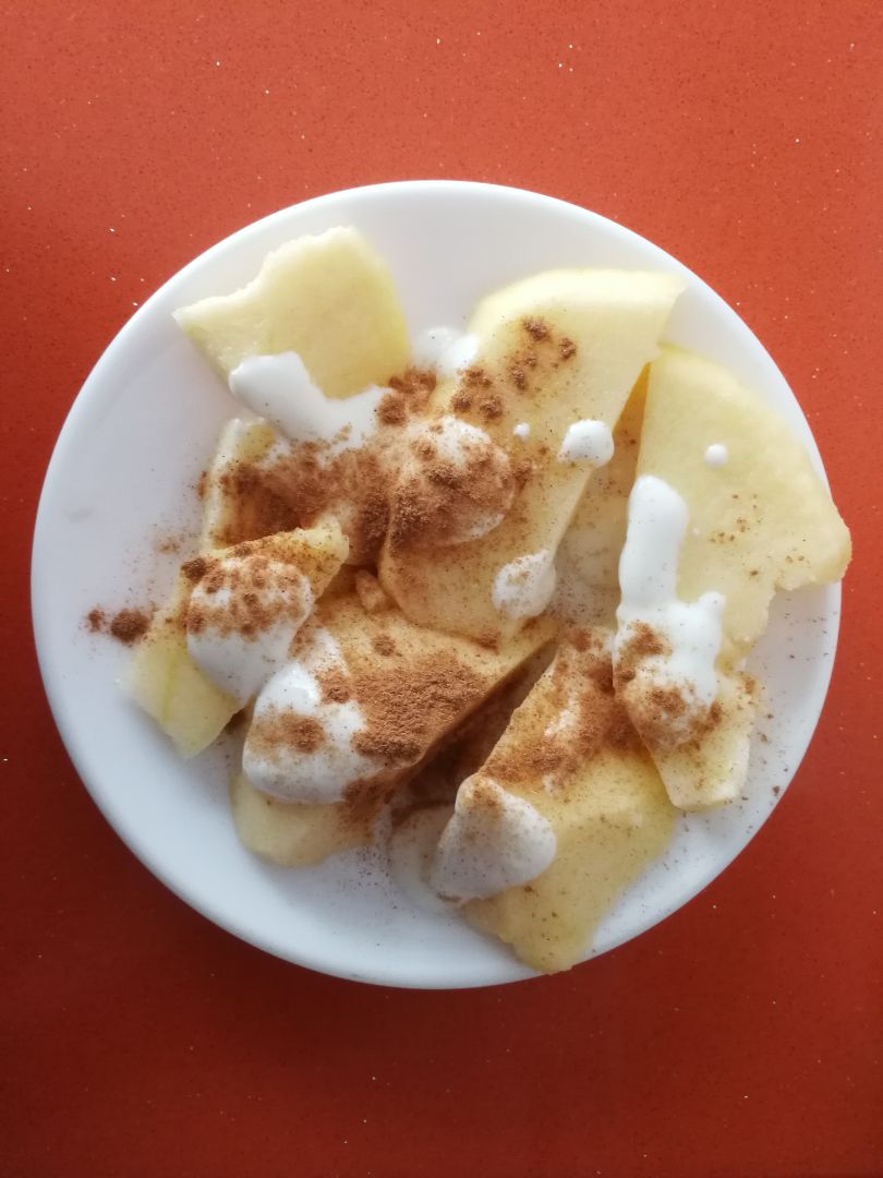 Manzana con kefir y canela Manzana con kefir y canela