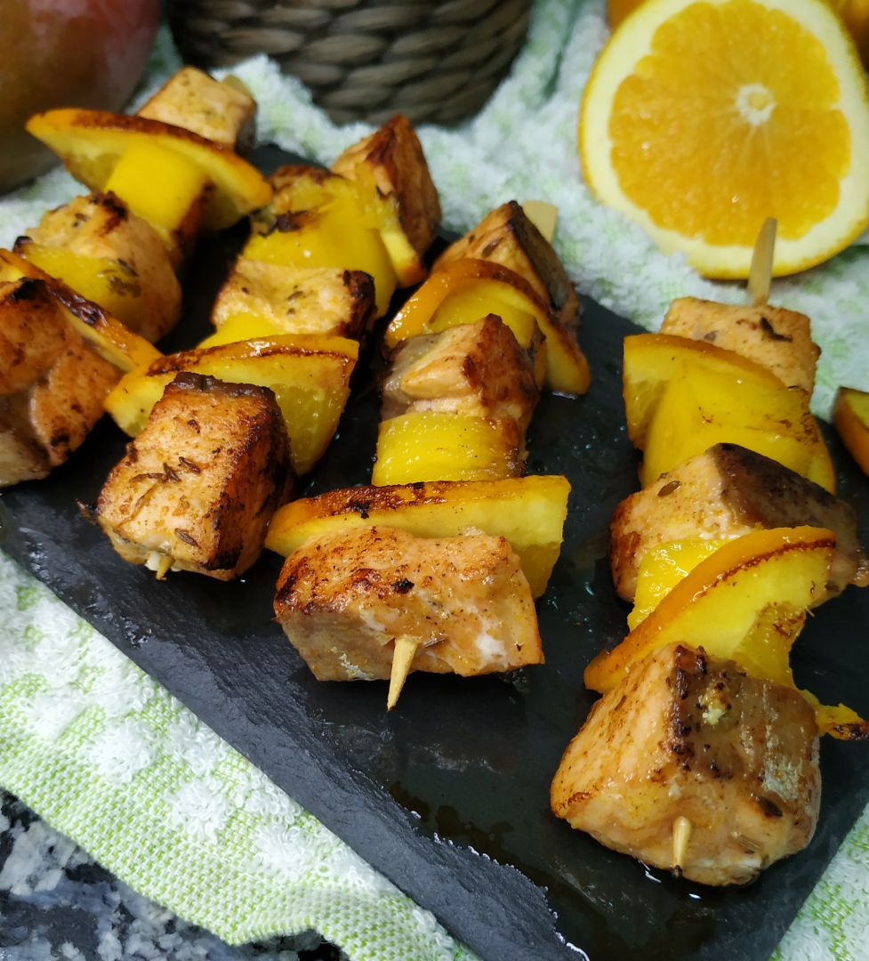 Brochetas de salmón, mango y naranja Paso 3 Brochetas de salmón, mango y naranja Paso 3
