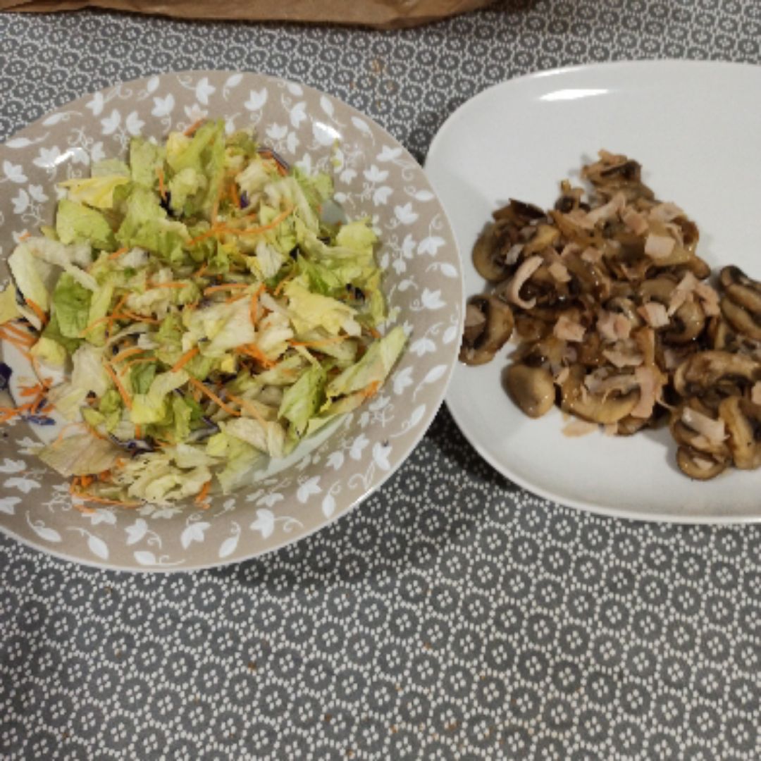 Ensalada Templada de Champiñones con Jamón Serrano Ensalada Templada de Champiñones con Jamón Serrano