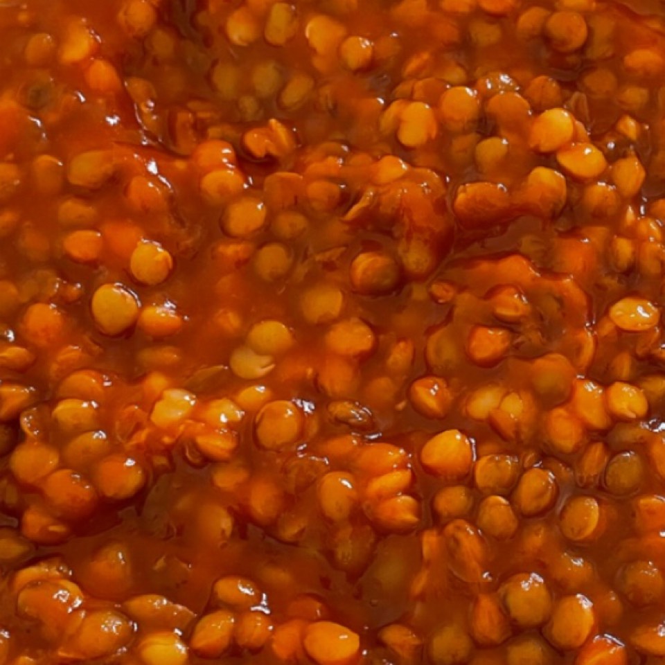 Lentejas con fritada y repollo 