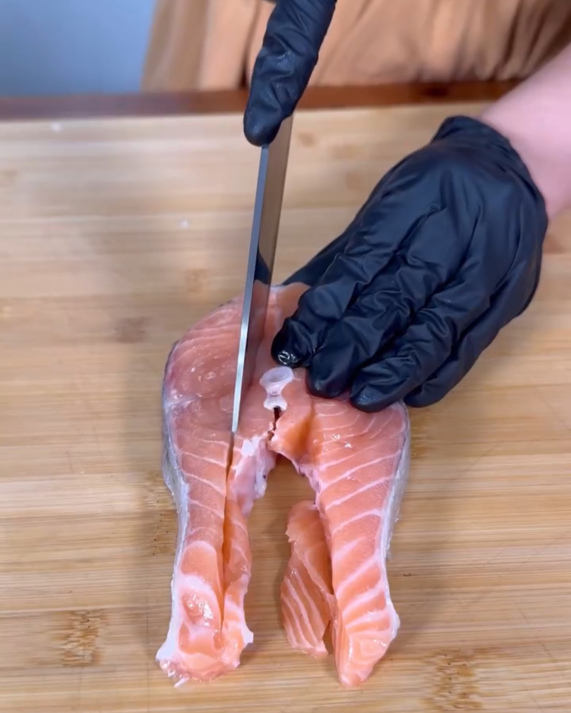 Salmón al horno con salsa de chalotas Paso 0 Salmón al horno con salsa de chalotas Paso 0