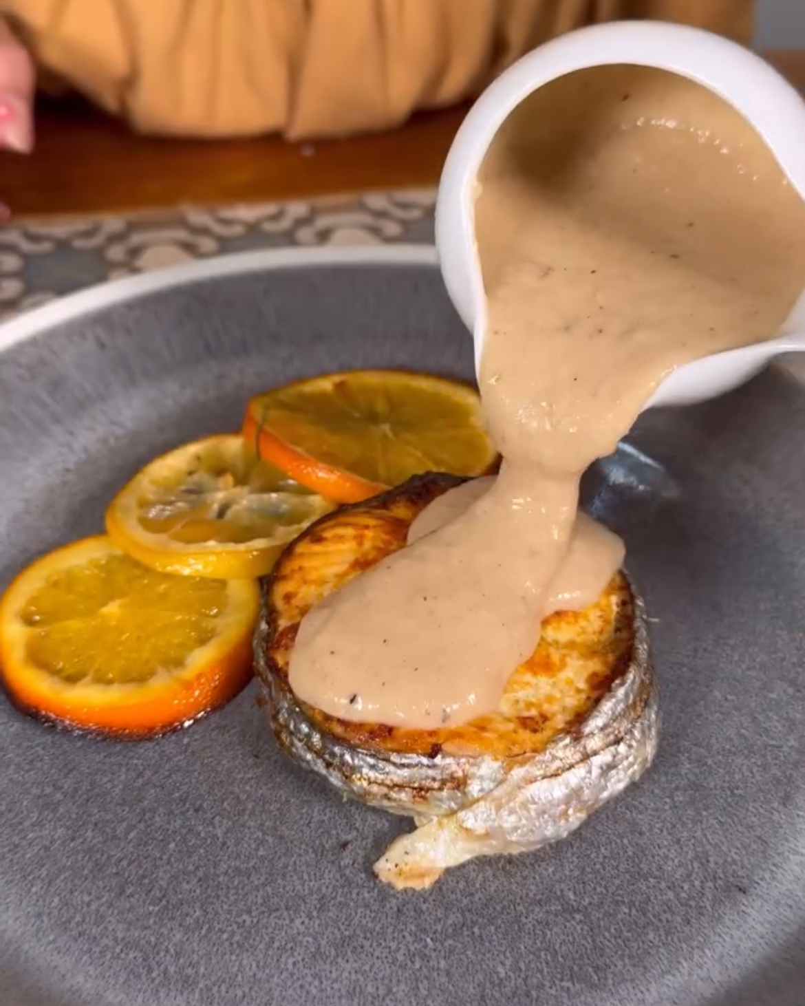 Salmón al horno con salsa de chalotas Paso 6 Salmón al horno con salsa de chalotas Paso 6