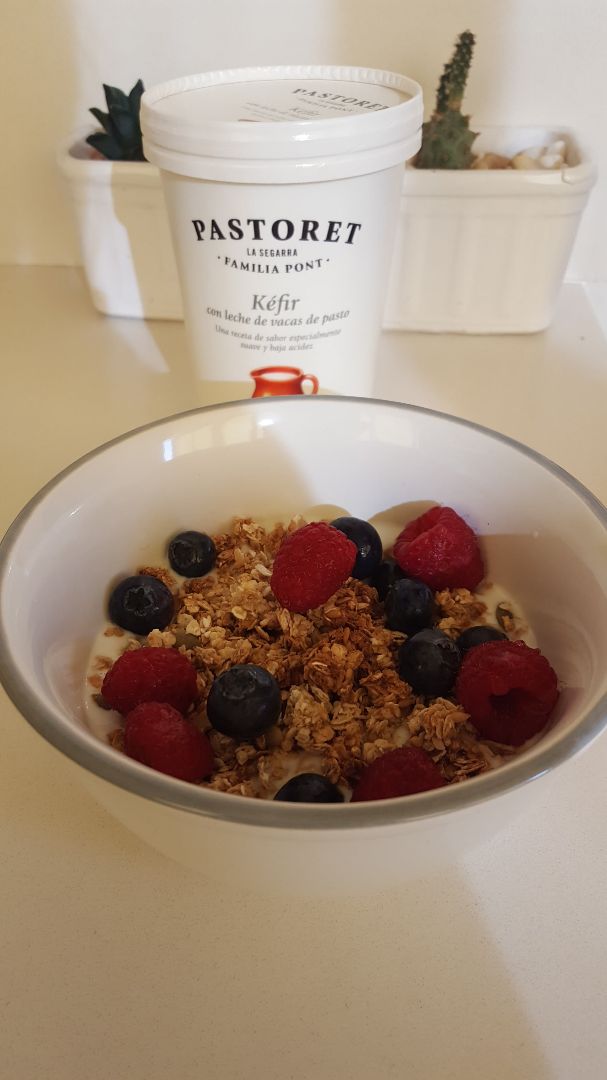 Muesli casero con arándanos y frambuesas