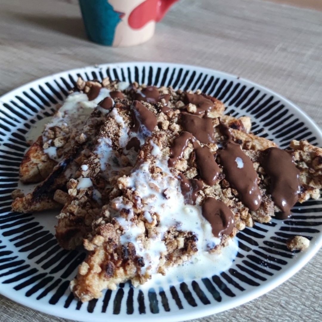 Tostadas francesas con crunchy de avena Tostadas francesas con crunchy de avena