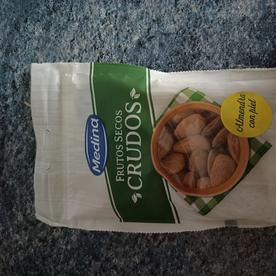 Almendras con piel Almendras con piel