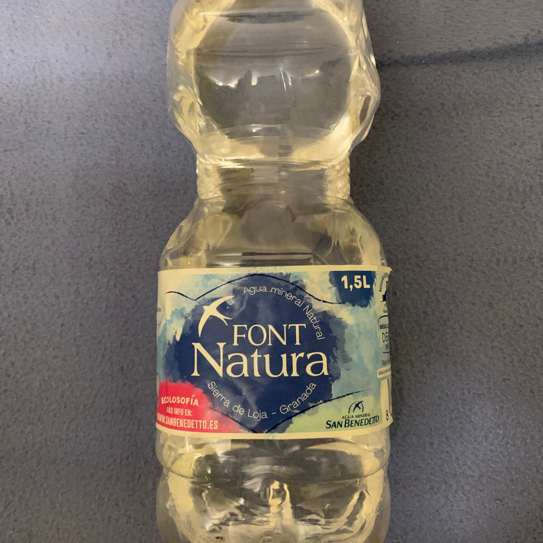 Agua mineral natural Agua mineral natural