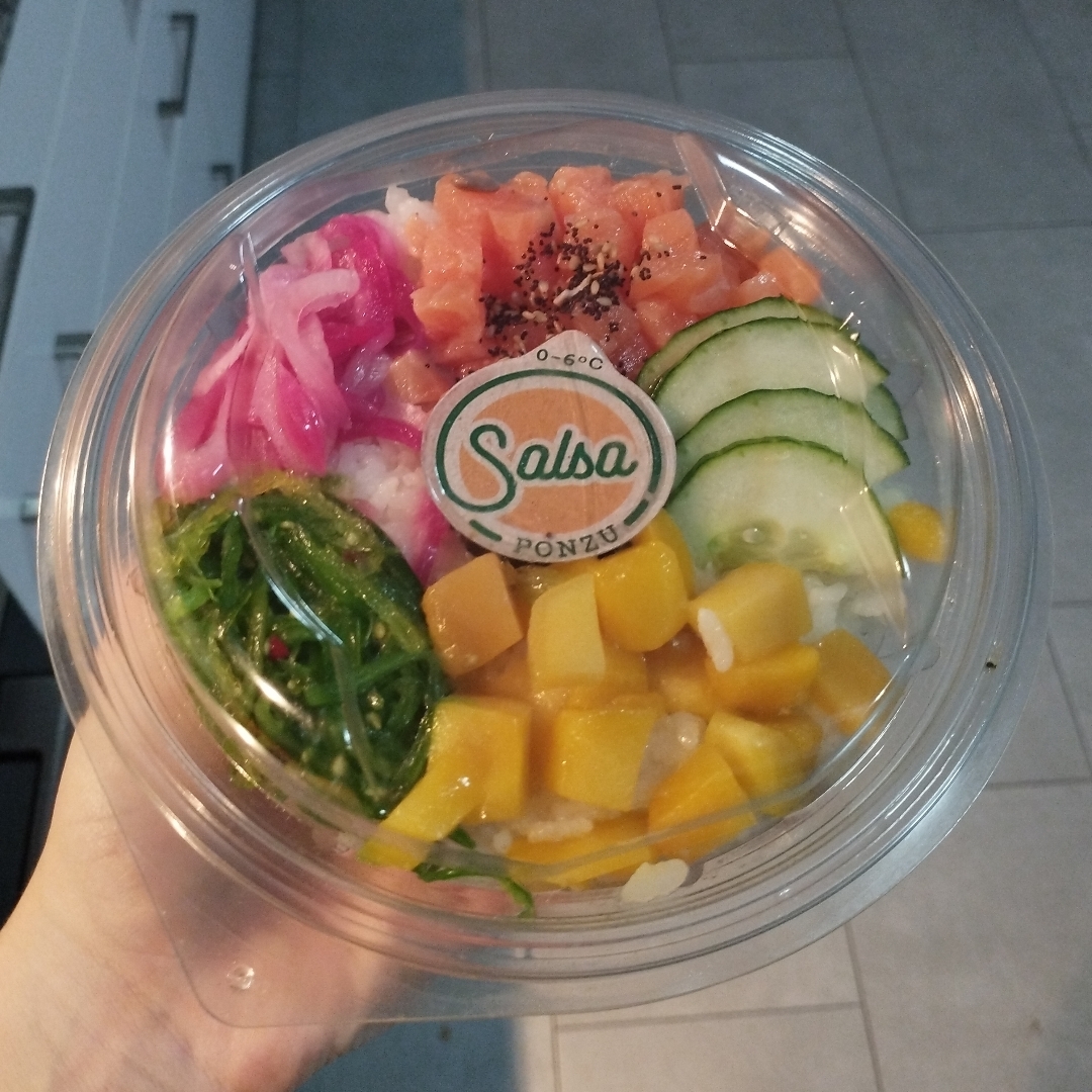 Poke de salmón Poke de salmón