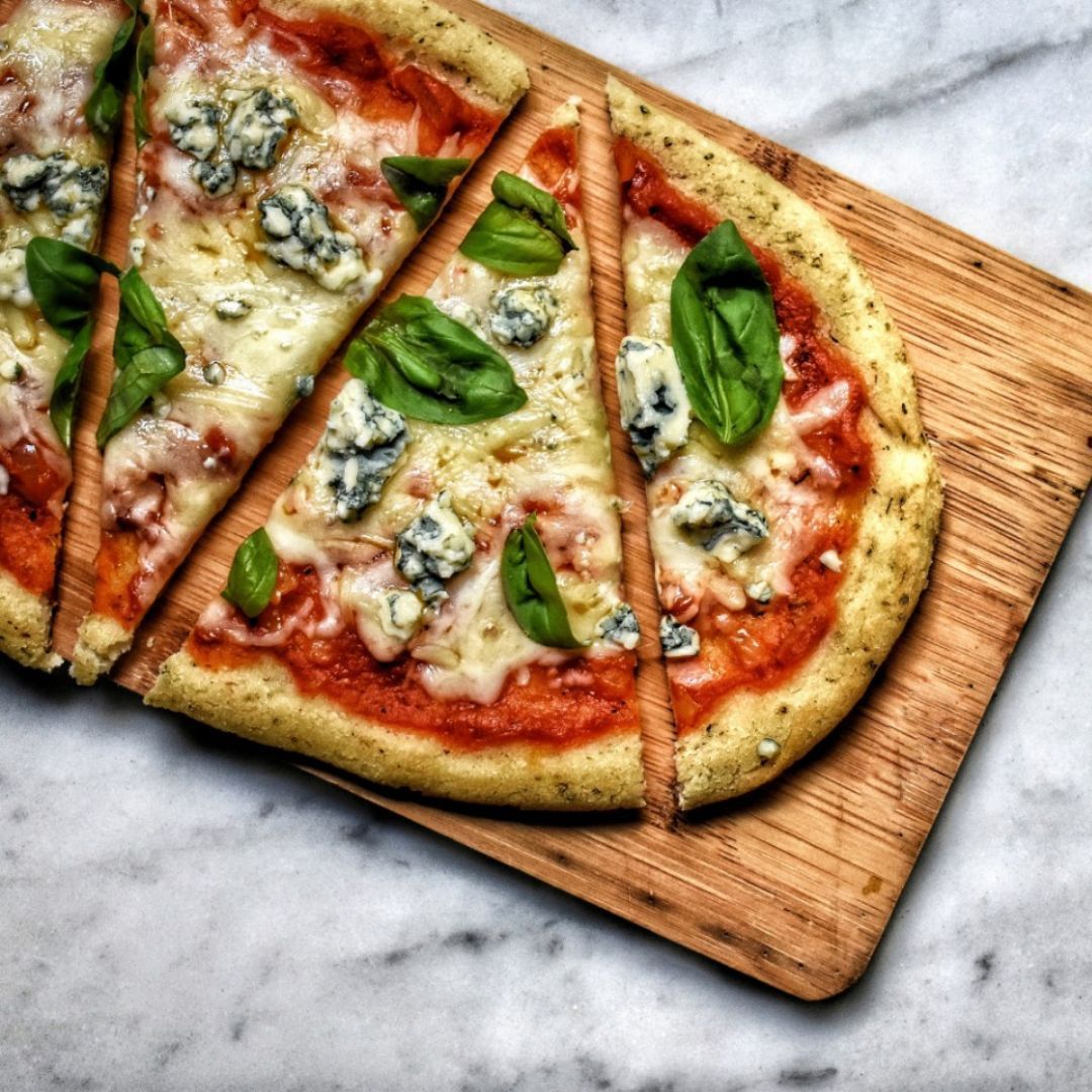 Arepizza (pizza con masa de arepa) 🍕 Arepizza (pizza con masa de arepa) 🍕