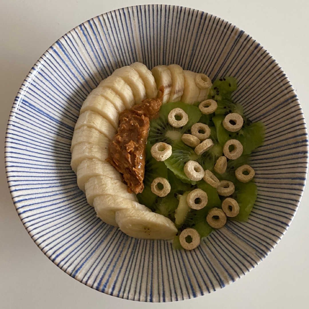 Yogurt con plátano y kiwi