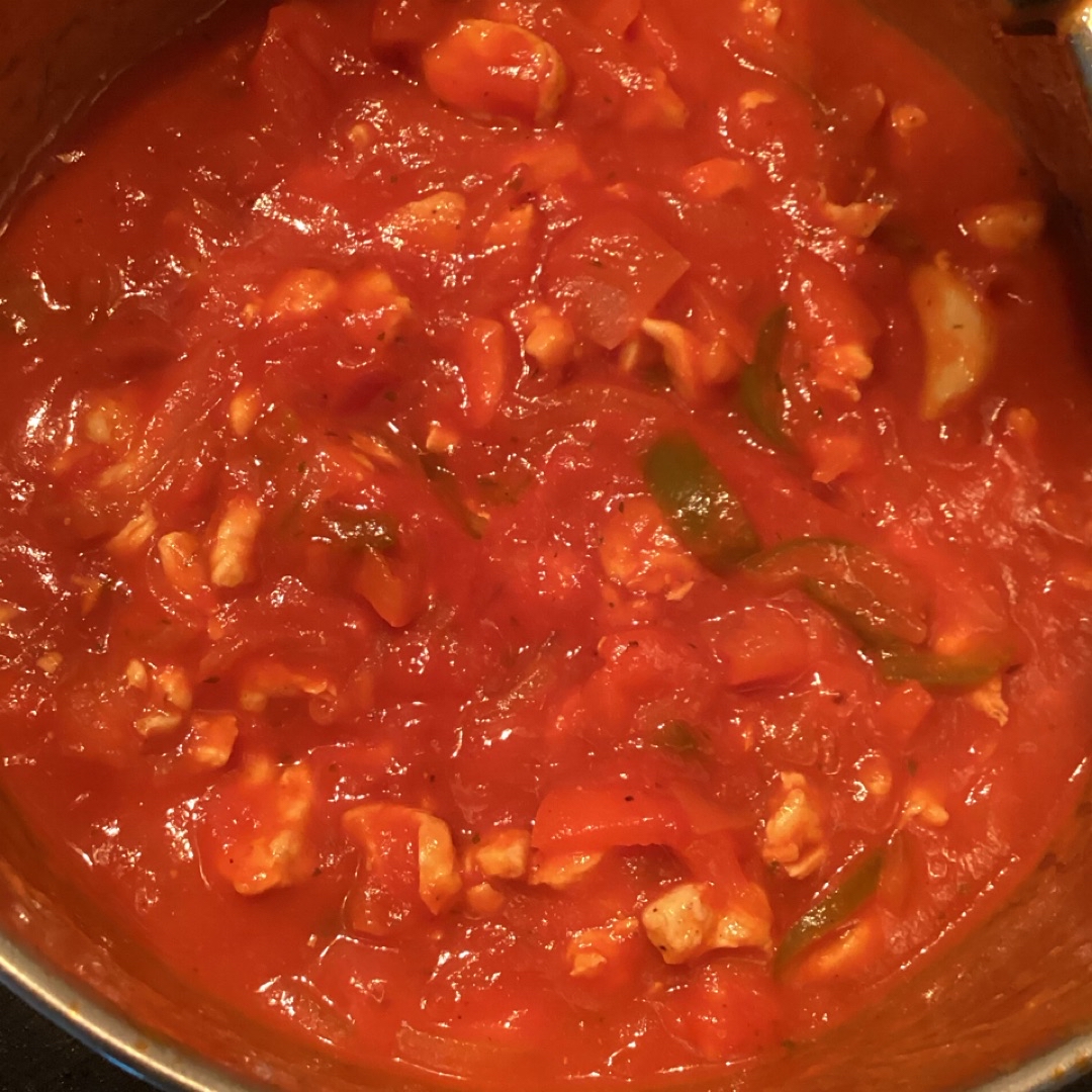 Pasta con salsa de tomate con pechuga de polloStep 0