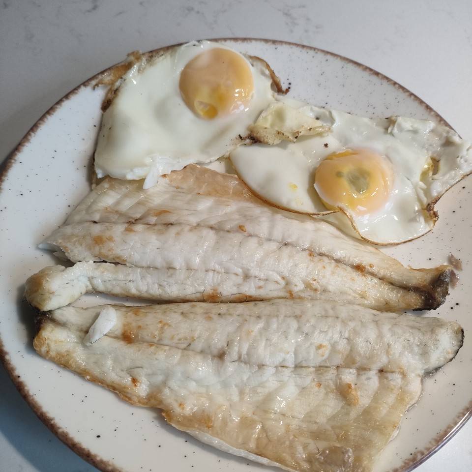 Lubina y huevos Lubina y huevos