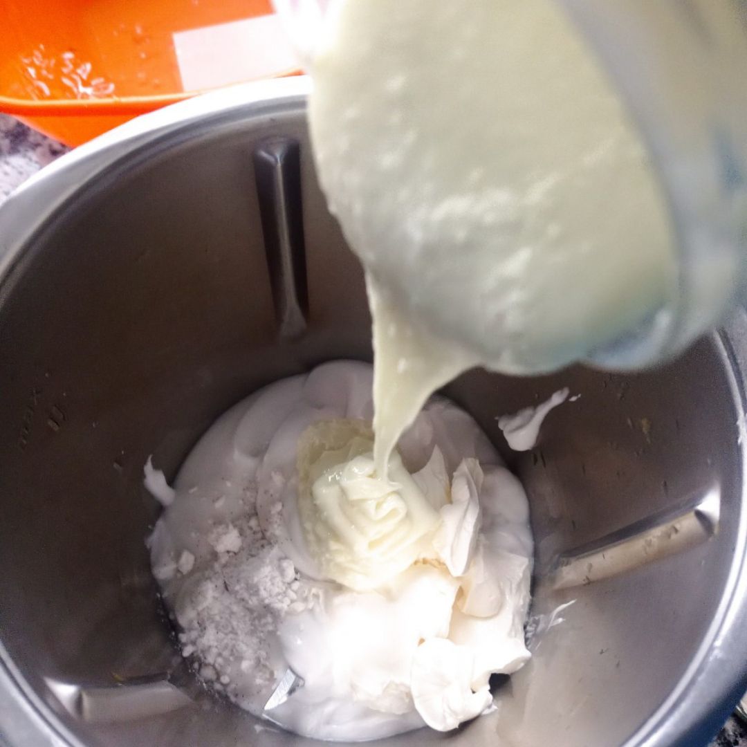 Cheesecake cebra 🦓 de mango 🥭 y coco 🥥 Paso 6 Cheesecake cebra 🦓 de mango 🥭 y coco 🥥 Paso 6