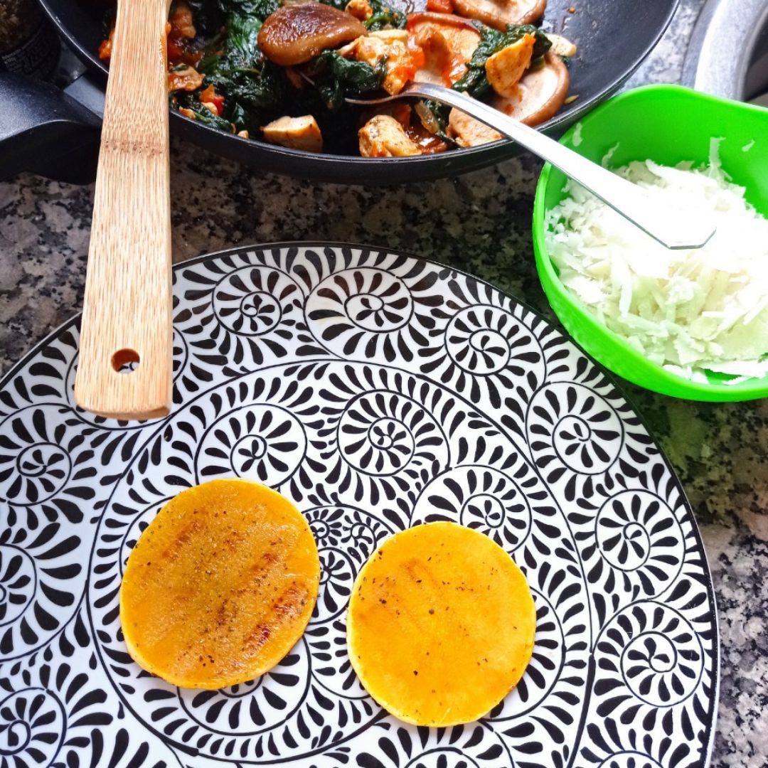 Montaditos de calabaza 🎃 con espinacas, shiitake 🍄pollo y 🧀 Paso 4 Montaditos de calabaza 🎃 con espinacas, shiitake 🍄pollo y 🧀 Paso 4