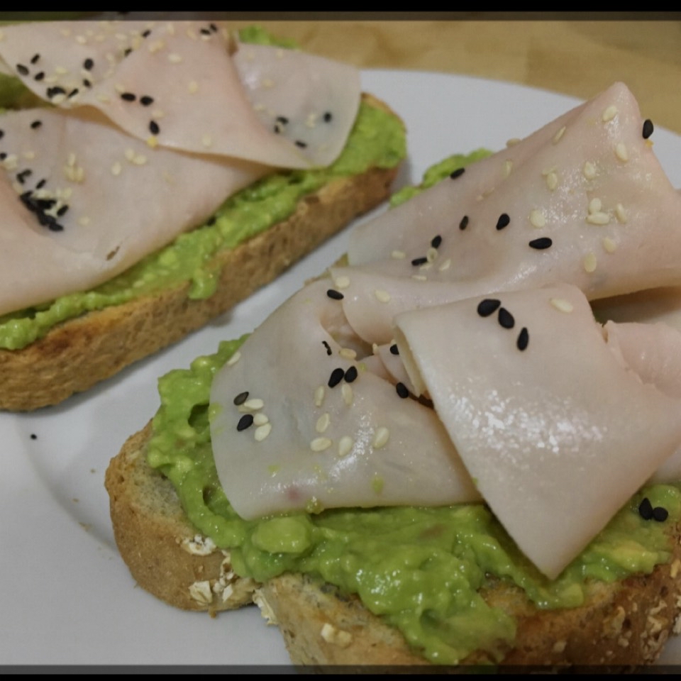 Tostada con aguacate Tostada con aguacate