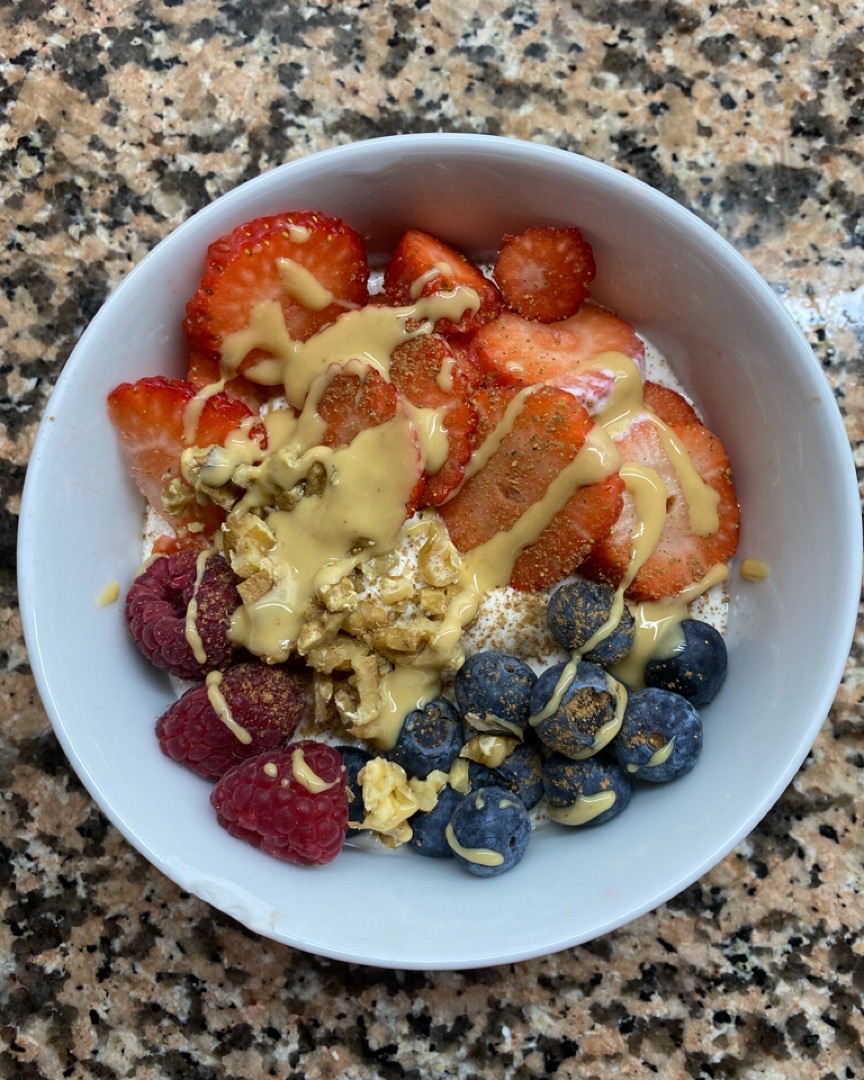 Bowl de yogur y frutos rojos