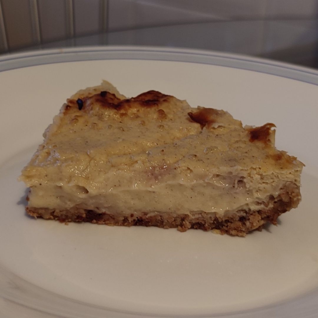 Tarta cremosa de yogur y queso. Tarta cremosa de yogur y queso.