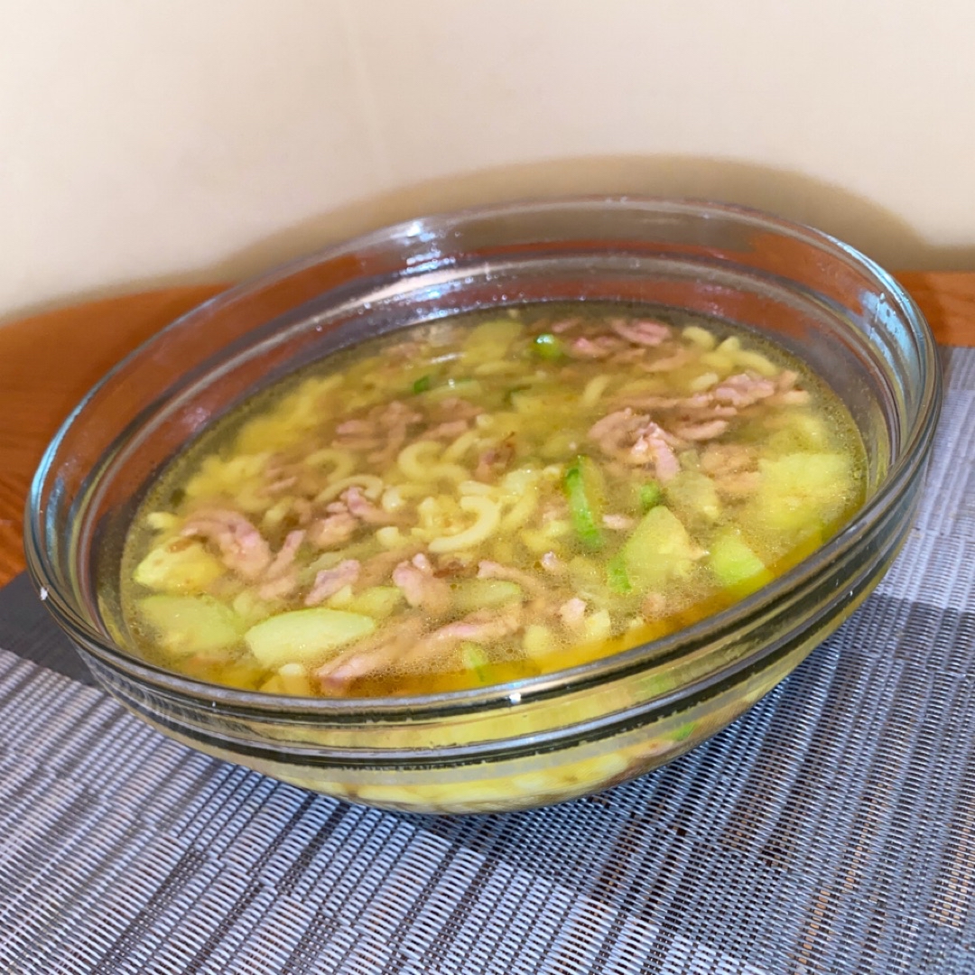 Fideos con carne y verdura Fideos con carne y verdura
