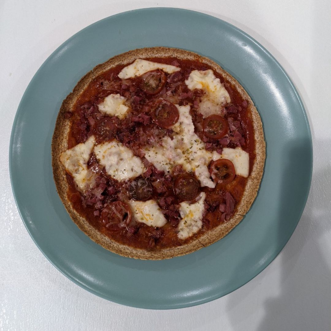 Pizza rápida de jamón y queso Pizza rápida de jamón y queso