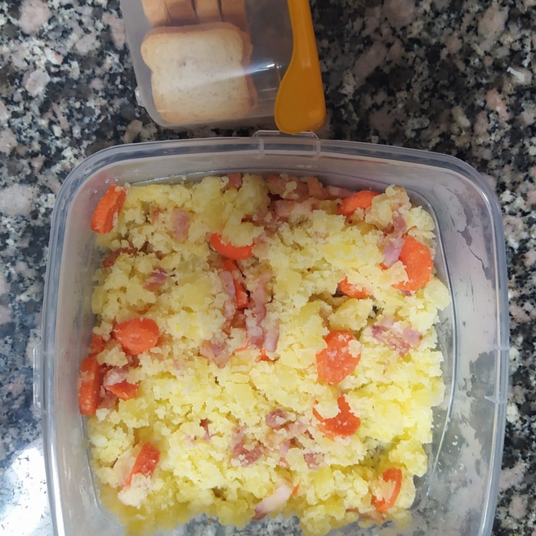 Puré de patata con zanahoria, bacon y panecillos Puré de patata con zanahoria, bacon y panecillos