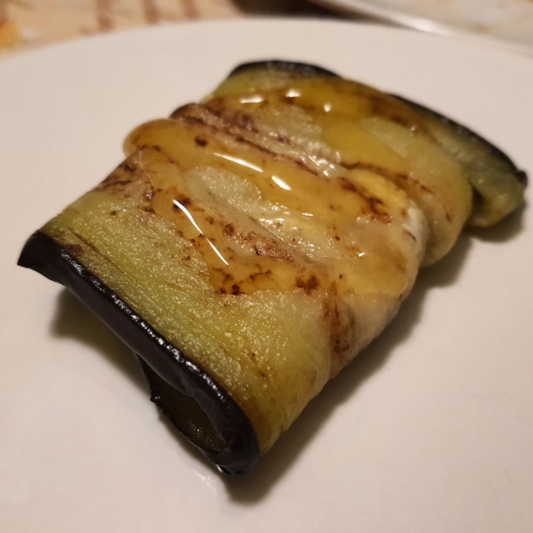 Rollitos de berenjena y queso de cabra 🍆🧀 Rollitos de berenjena y queso de cabra 🍆🧀