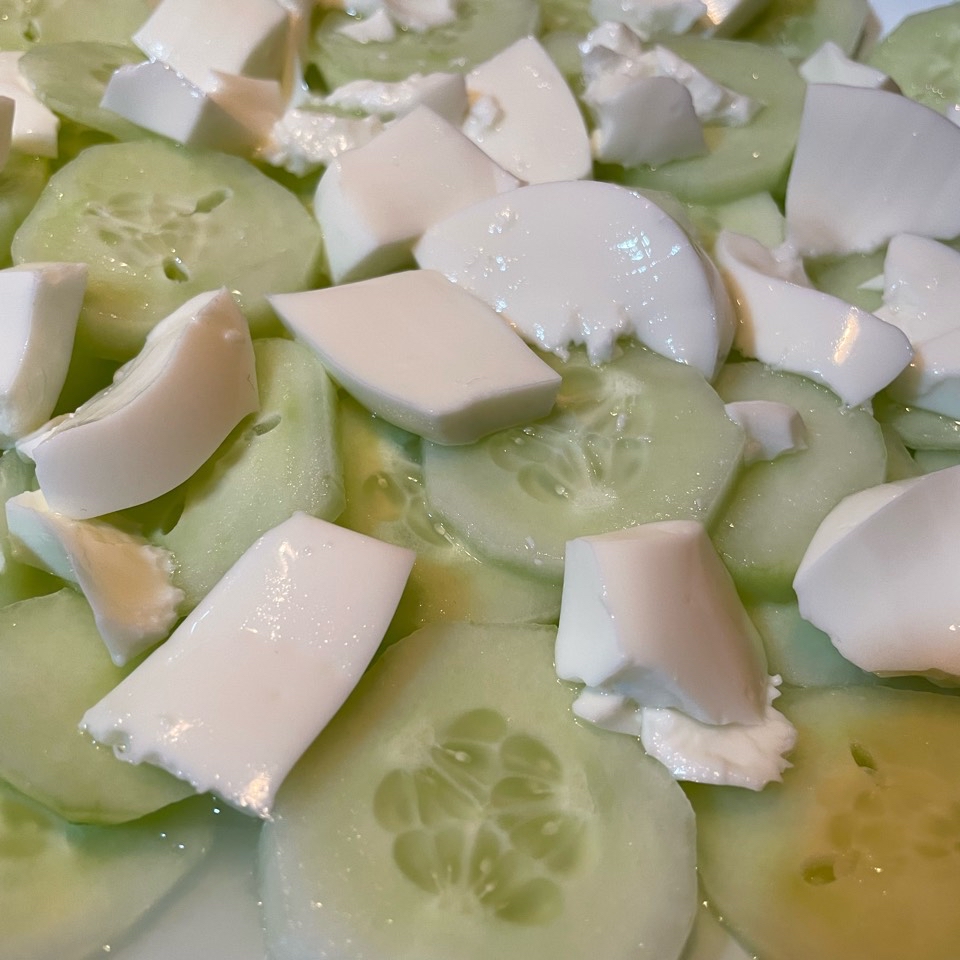 Pepino y queso fresco