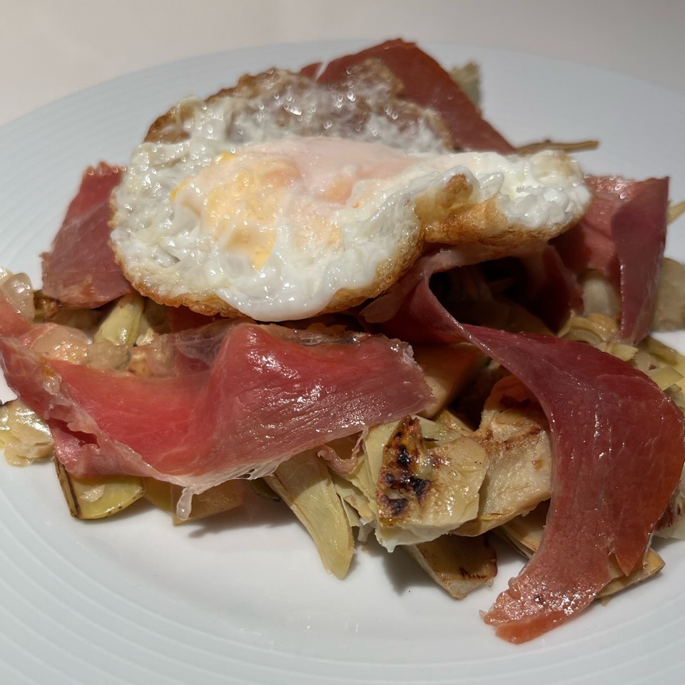 Huevos rotos con alcachofas Huevos rotos con alcachofas