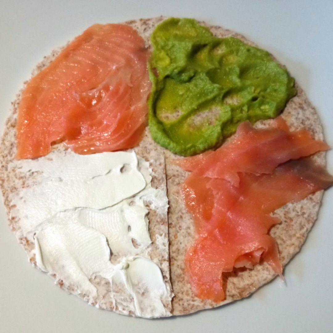 Fajitas de salmón ahumado, aguacate y queso Paso 0 Fajitas de salmón ahumado, aguacate y queso Paso 0