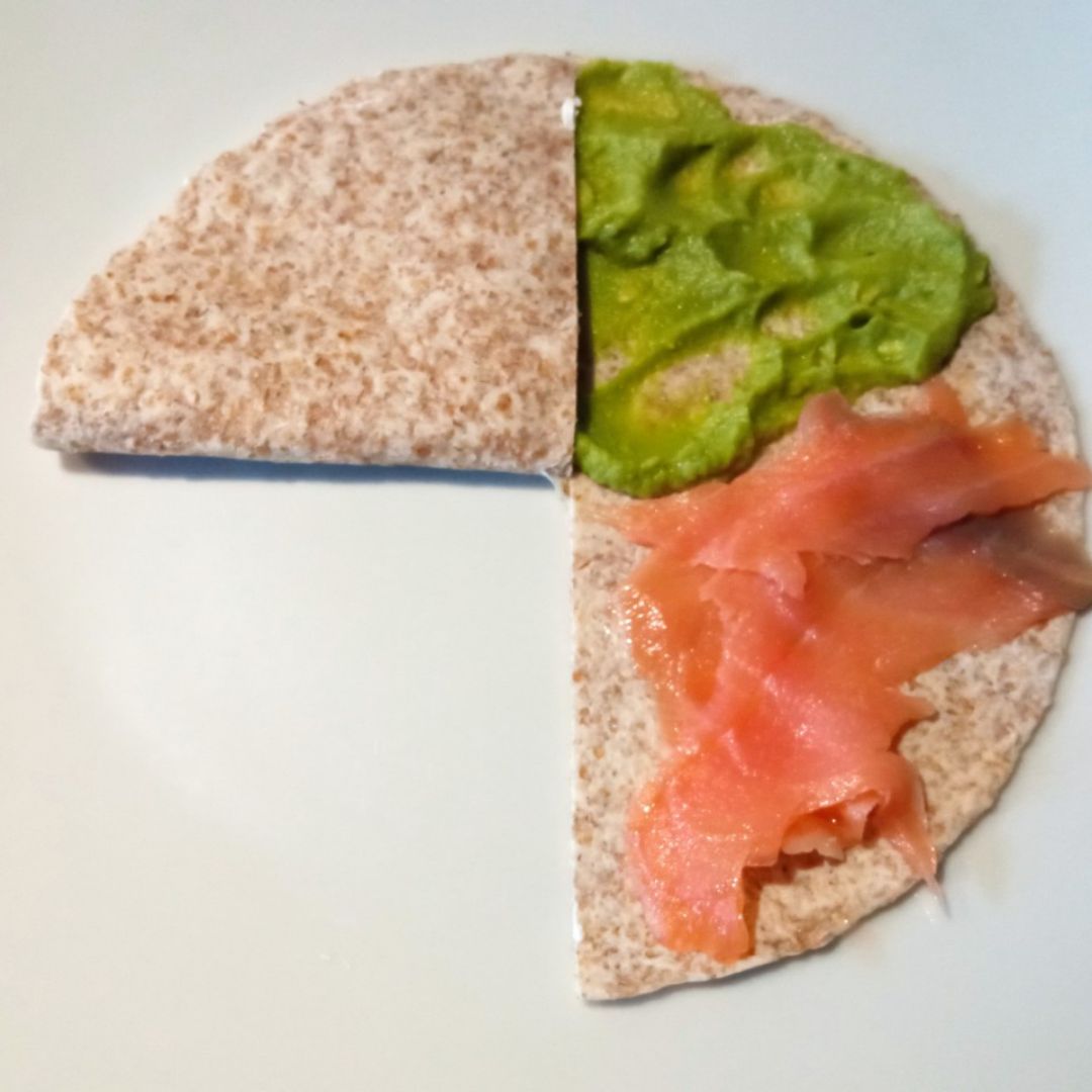 Fajitas de salmón ahumado, aguacate y queso Paso 1 Fajitas de salmón ahumado, aguacate y queso Paso 1