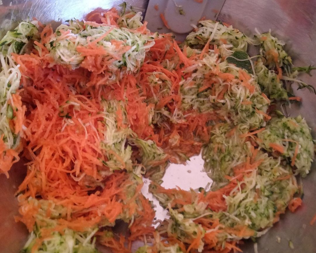 HAMBURGUESAS DE CALABACÍN Y ZANAHORIA Paso 0 HAMBURGUESAS DE CALABACÍN Y ZANAHORIA Paso 0