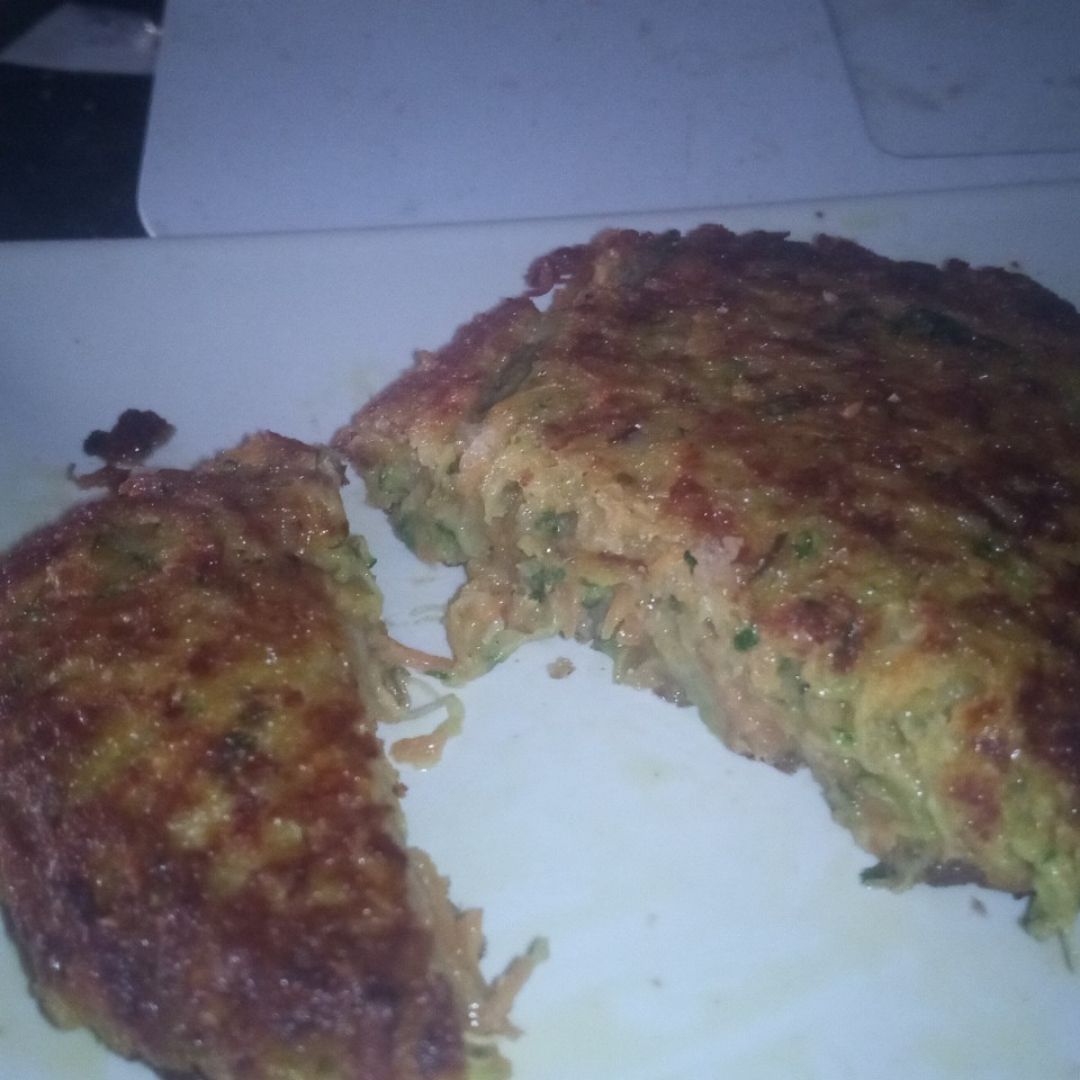 HAMBURGUESAS DE CALABACÍN Y ZANAHORIA Paso 4 HAMBURGUESAS DE CALABACÍN Y ZANAHORIA Paso 4