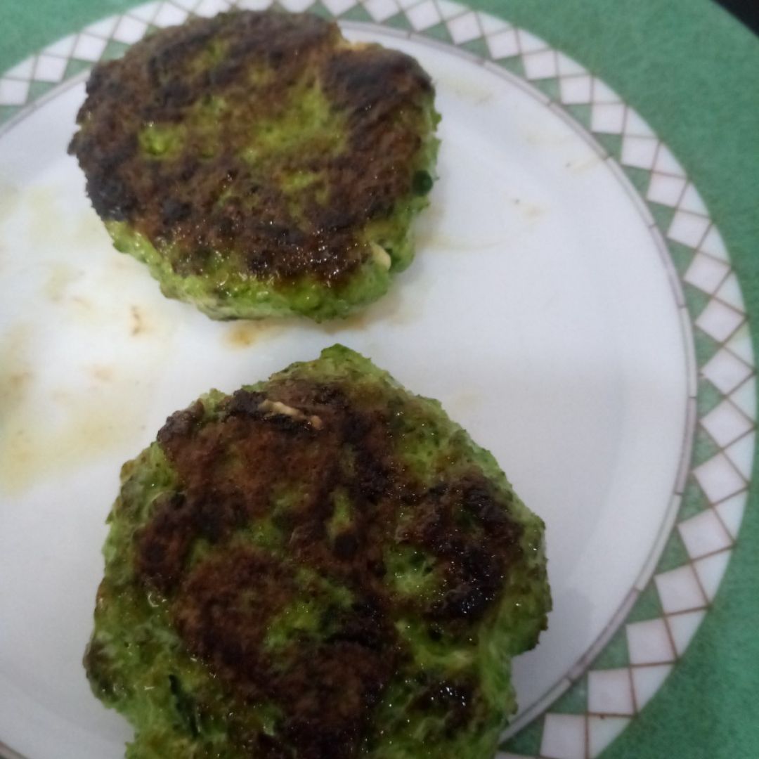 Hamburguesas de pollo y espinacas Hamburguesas de pollo y espinacas