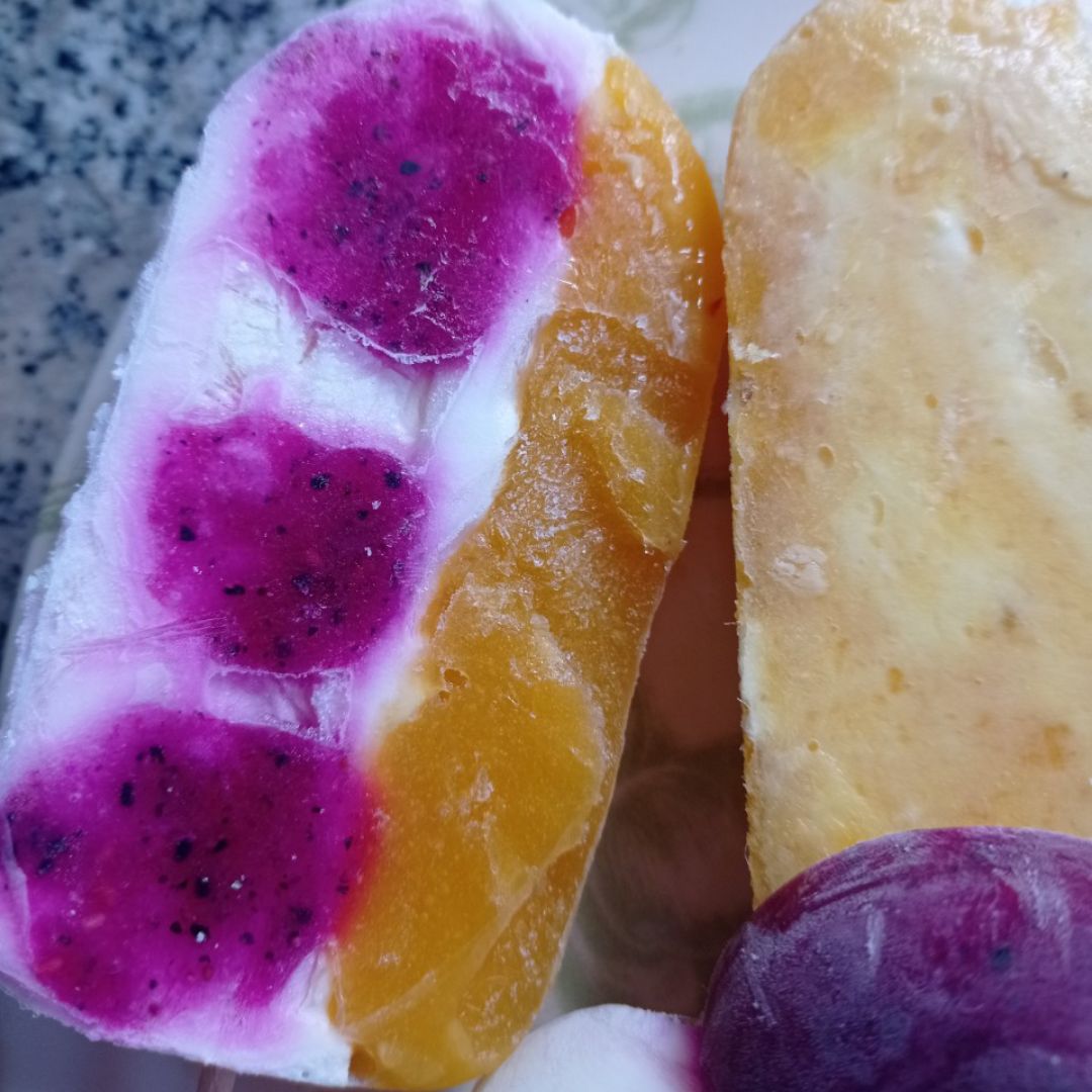 Helados de cheesecake de mango 🥭 y de yogur griego y pitahaya 💖 Paso 4 Helados de cheesecake de mango 🥭 y de yogur griego y pitahaya 💖 Paso 4