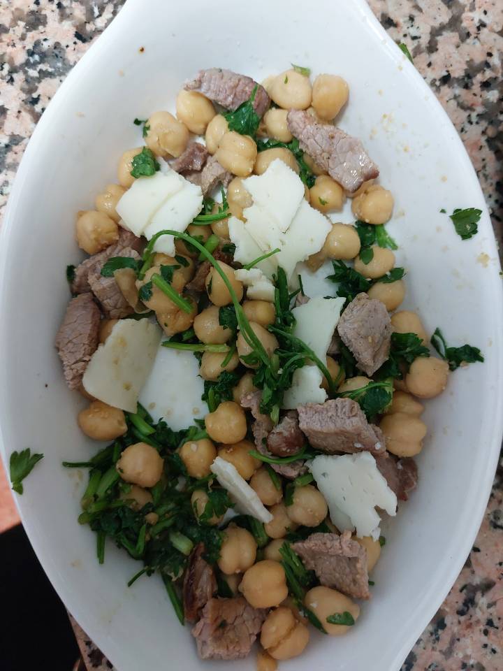 Garbanzos con perejil y ternera Garbanzos con perejil y ternera