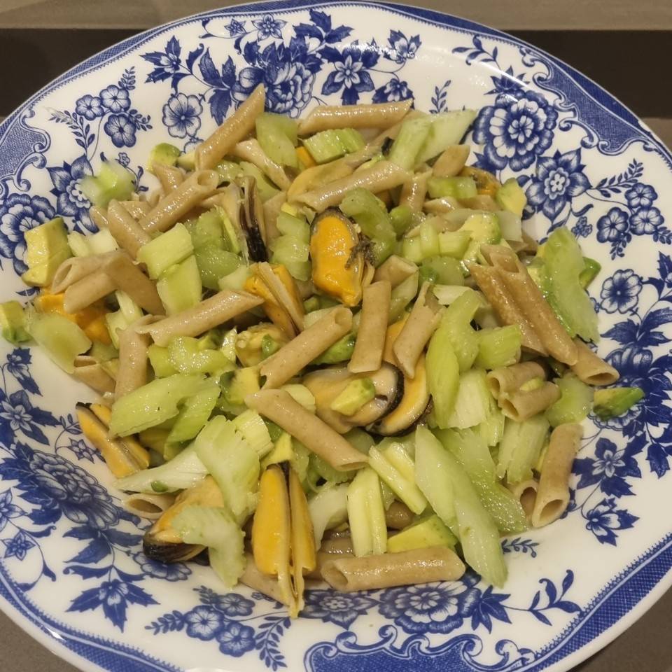 Ensalada de pasta con mejillones 