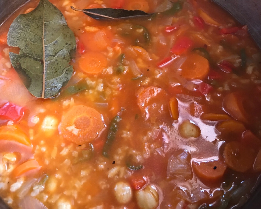 Pucherito de garbanzos con arroz y verduras Pucherito de garbanzos con arroz y verduras