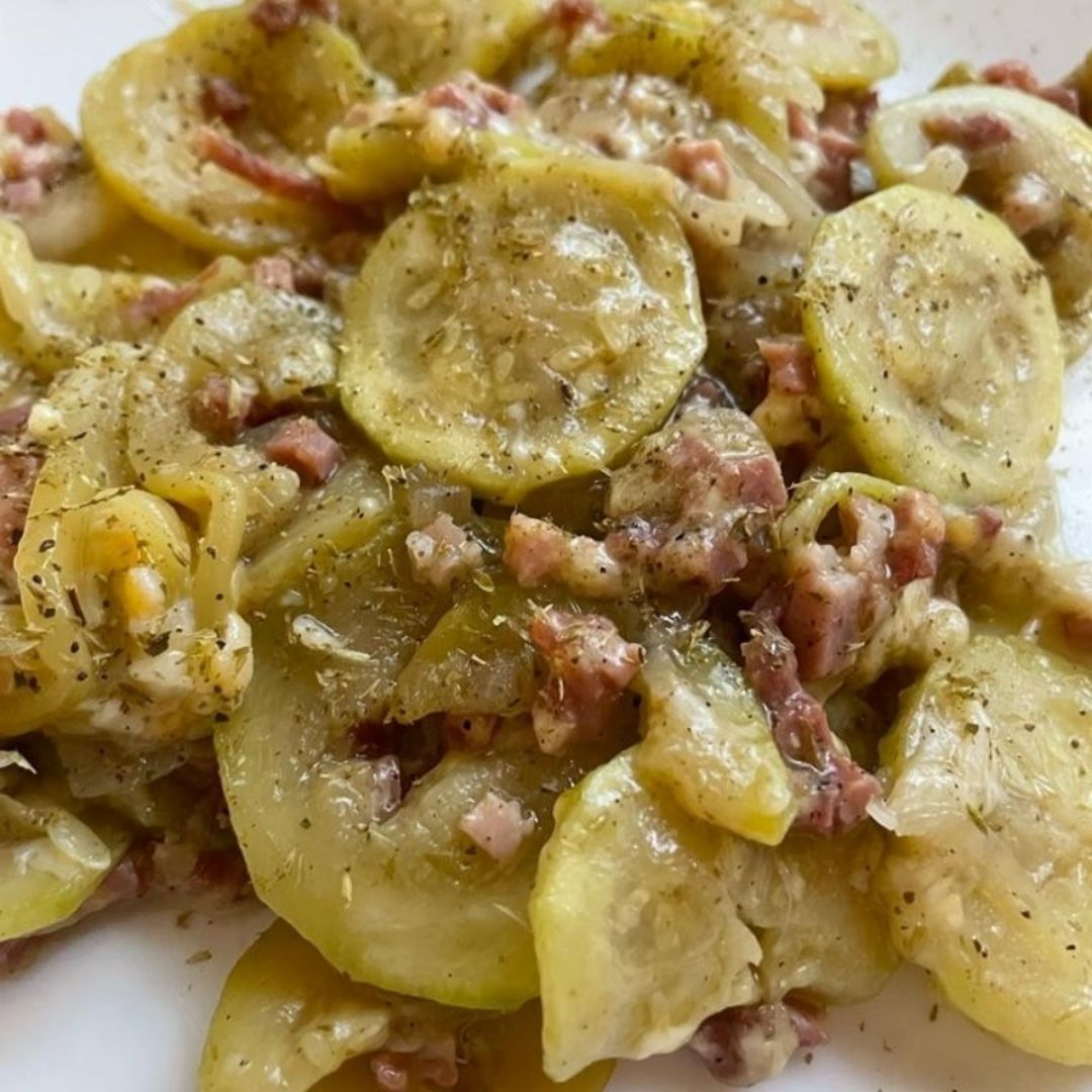 Calabacin con queso y jamón. Calabacin con queso y jamón.