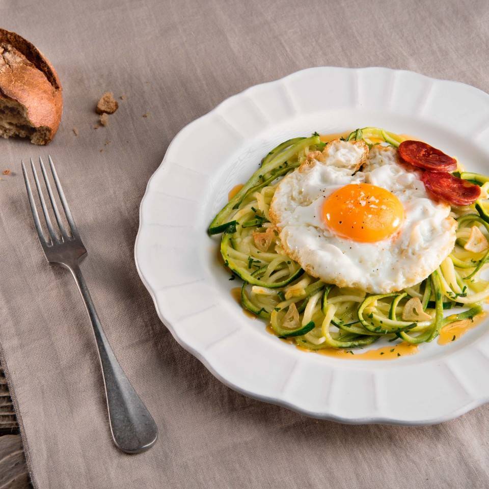Gula y spaghetti calabacín con huevo Gula y spaghetti calabacín con huevo