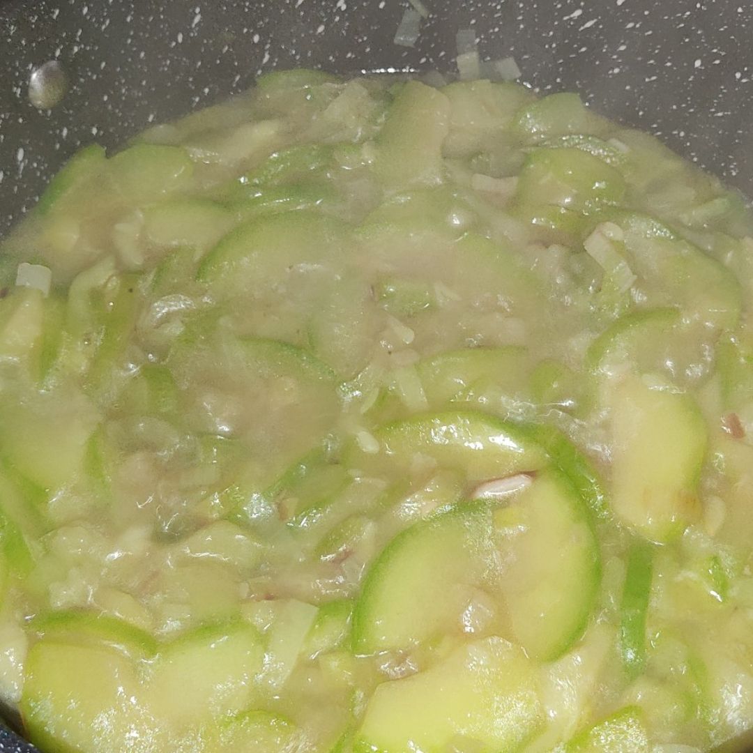 Crema / puré de calabacín 🥣 Paso 2 Crema / puré de calabacín 🥣 Paso 2
