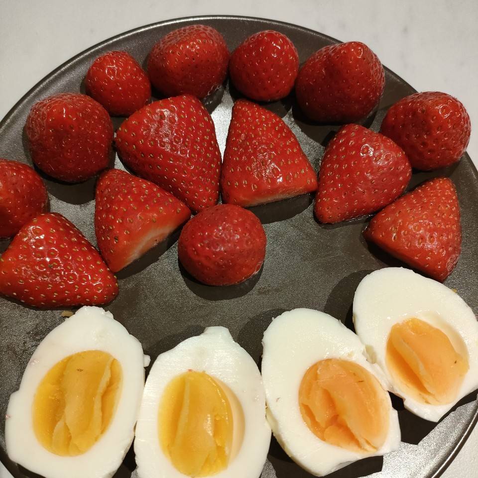 Desayuno completo con fresas Desayuno completo con fresas