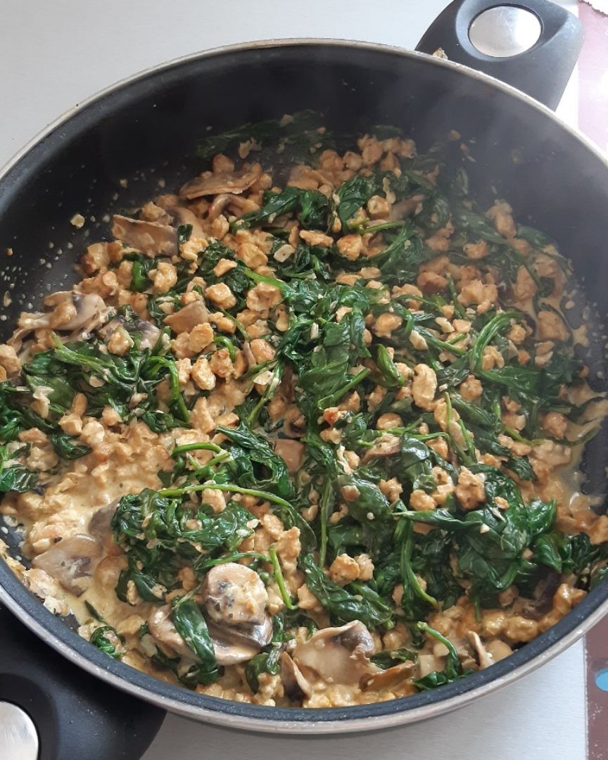 Soja texturizada con champiñones y espinacas Soja texturizada con champiñones y espinacas