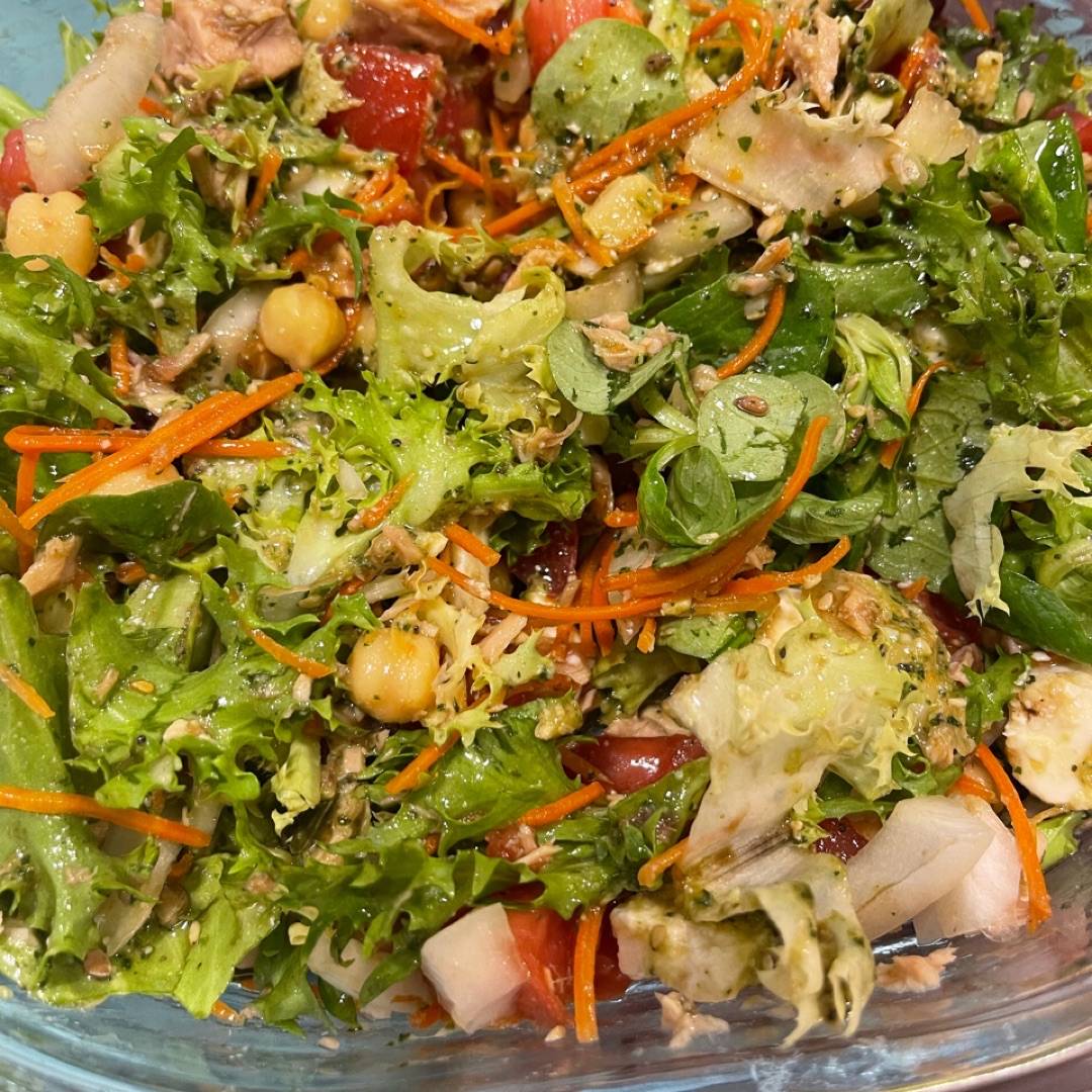 Ensalada de garbanzos con pesto Ensalada de garbanzos con pesto