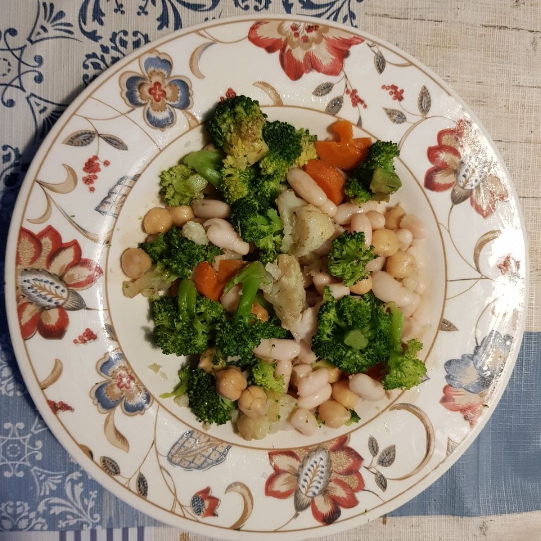 Legumbres con brócoli y coliflor Legumbres con brócoli y coliflor