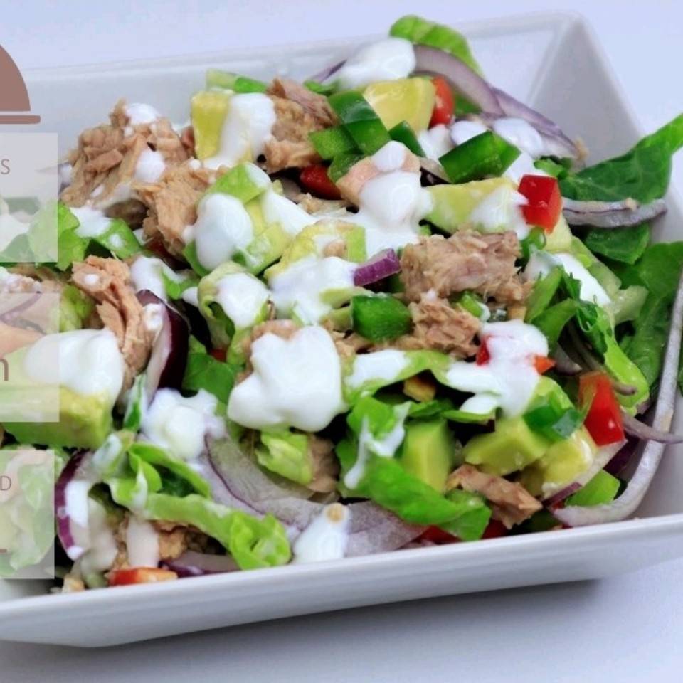 Ensalada de Atún y Aguacate Ensalada de Atún y Aguacate