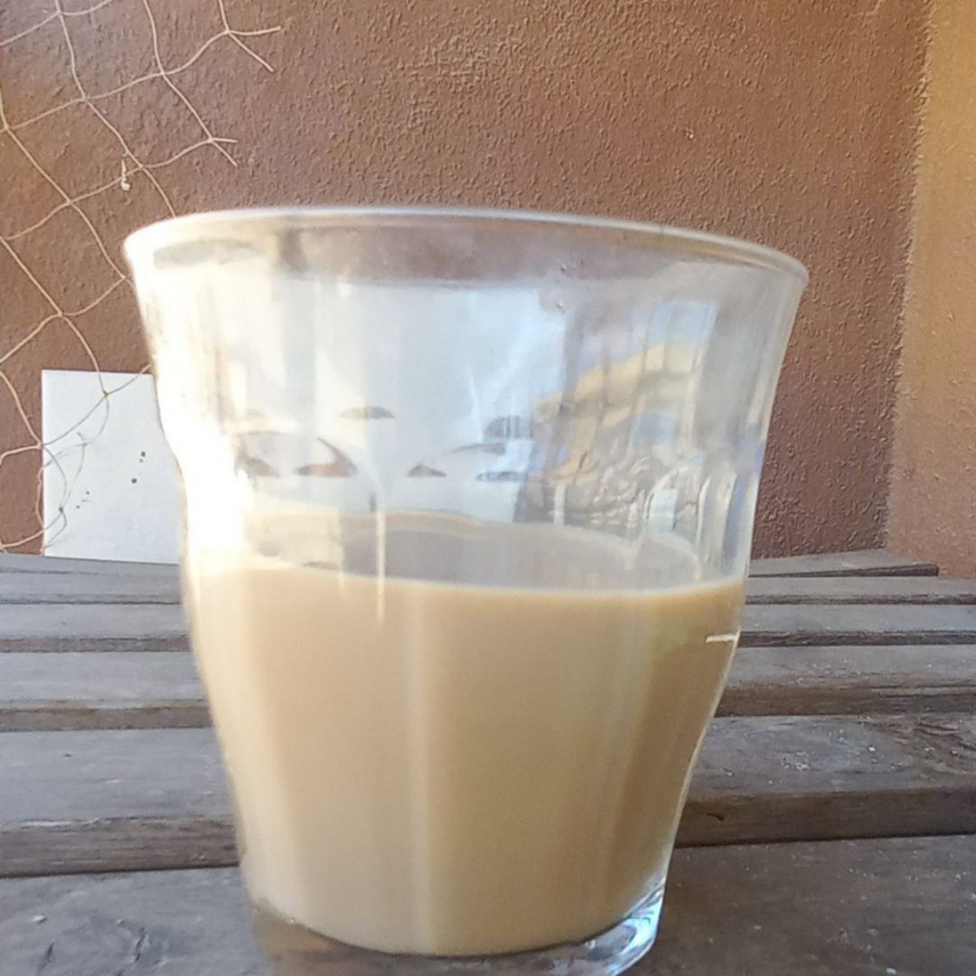 Café con leche desnatada con edulcorante stevia